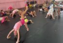 Espetáculo de dança e de ginástica rítmica da Okthos Natação e Dança será neste sábado (25)